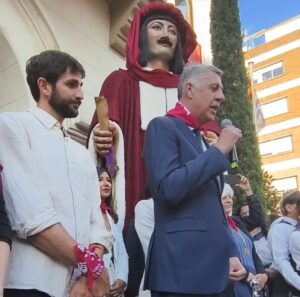 2026-05-08 Festes de Maig de Badalona - Pregó - Alcalde Xavier Albiol i pregoner Ricky Rubio